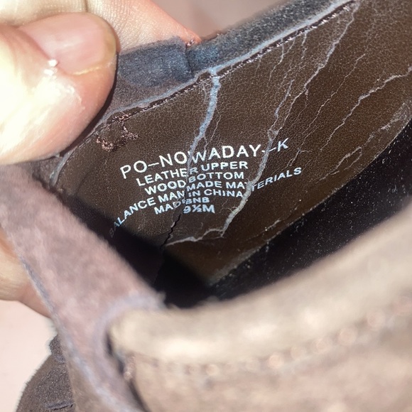 NINE & Company Y2K Brown Suede Clog Sandals W/Metal Rivets & Front Fringe Sz 9.5 - Picture 8 of 10